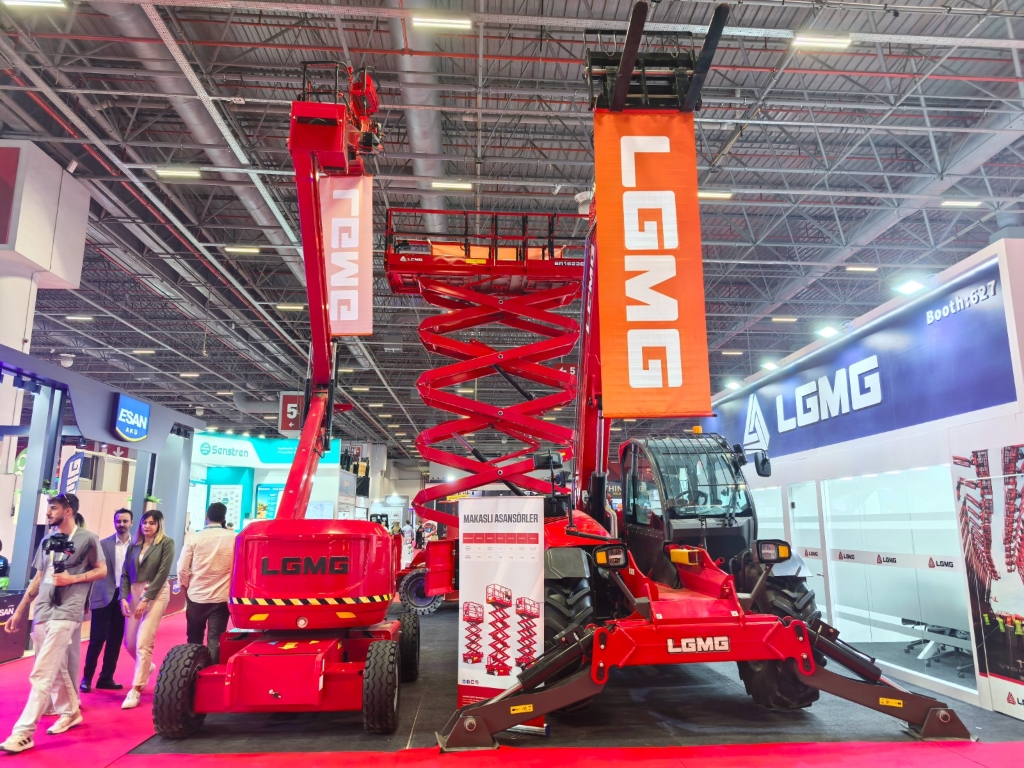 LGMG Shines KOMATEK with Innovative MEWPs and Forklifts